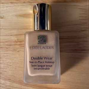 Estēe Lauder Foundation